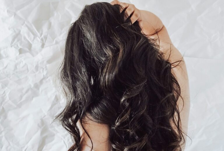 huile de ricin fait perdre les cheveux long bruns