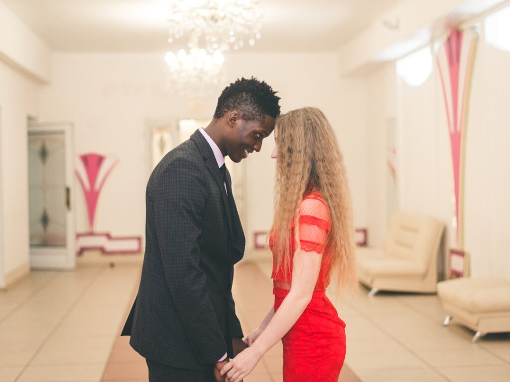 que pense un homme qui fixe une femme