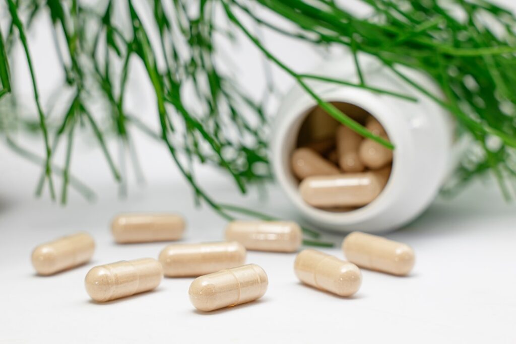 Gélules de complément alimentaire pour cheveux Forcapil ou Luxéol